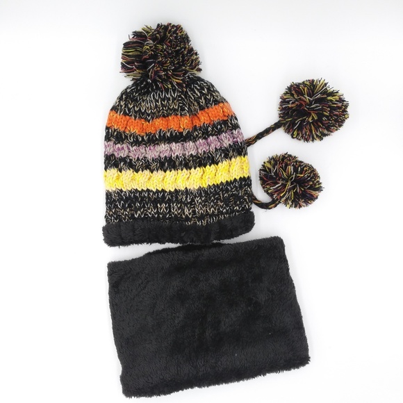 Colorful Knit Pom Pom Hat with Neck Gaiter - Picture 6 of 8